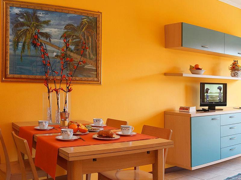 Residence Spiaggia D'Oro Дезенцано-дель-Гарда Номер фото