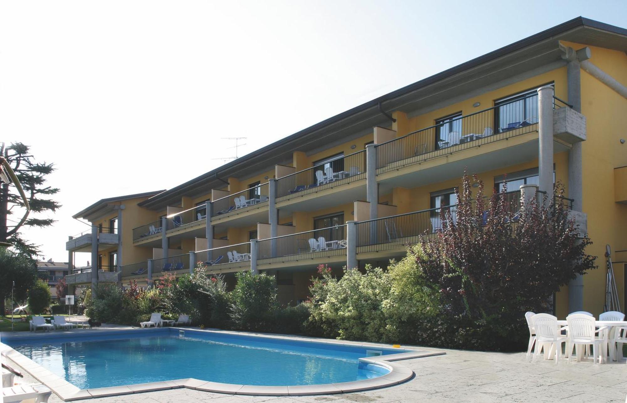 Residence Spiaggia D'Oro Дезенцано-дель-Гарда Екстер'єр фото