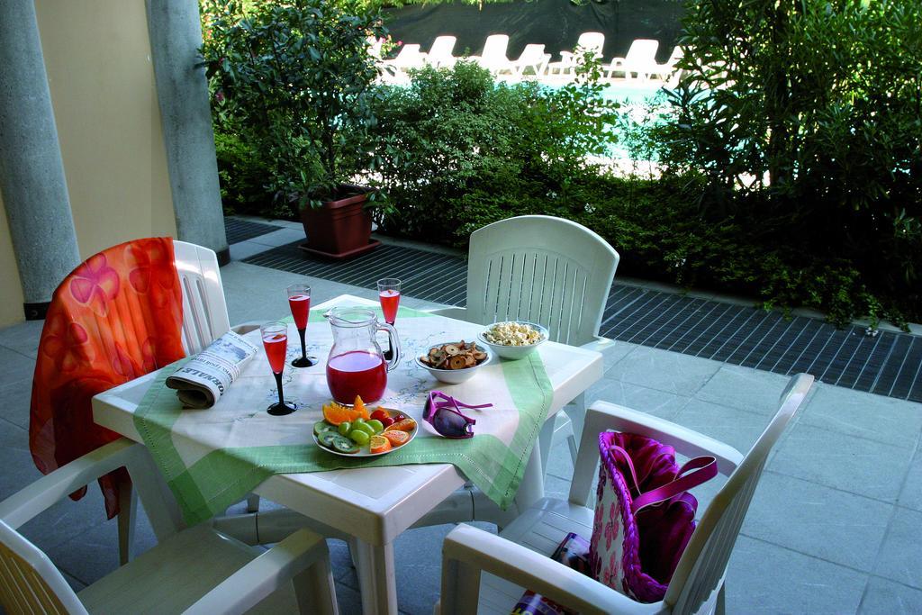 Residence Spiaggia D'Oro Дезенцано-дель-Гарда Екстер'єр фото